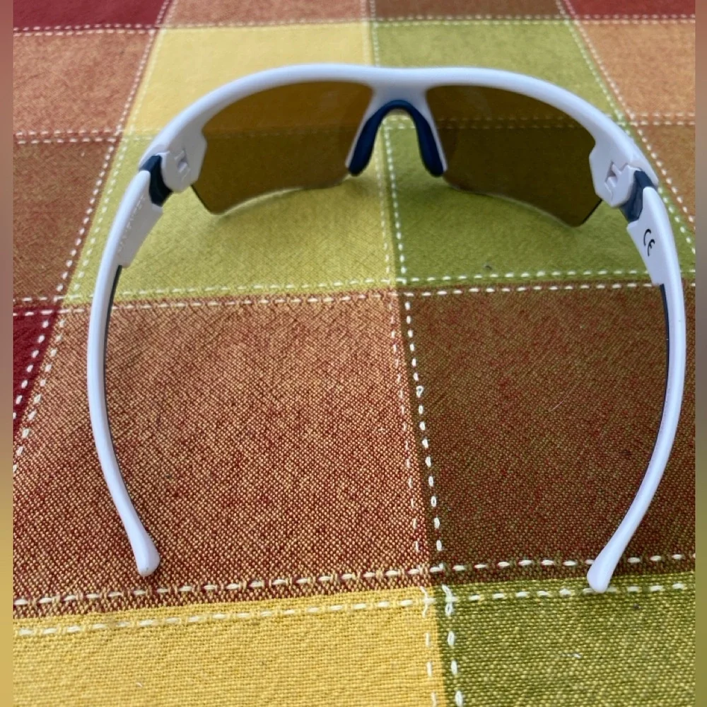 Under Armour Youth Patriotic White Menace Sunglasses - Picture 11 of 15